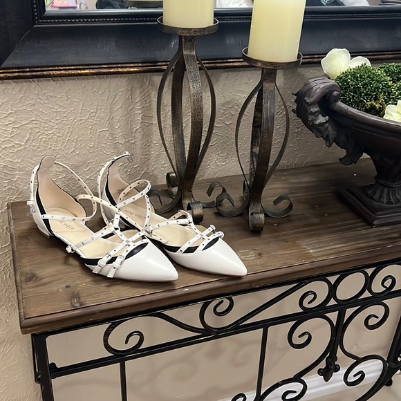 Nine West flats - Picture 1 of 5
